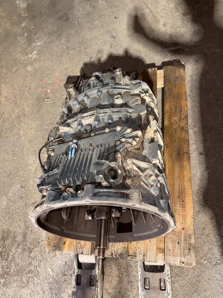 MAN ZF ASTRONIC Getriebe 12 AS 2301 + Nebenantrieb - Gearbox for Truck: picture 4 MAN ZF ASTRONIC Getriebe 12 AS 2301 + Nebenantrieb - Gearbox for Truck: picture 4