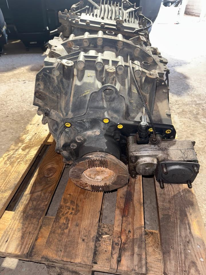 MAN ZF ASTRONIC Getriebe 12 AS 2301 + Nebenantrieb - Gearbox for Truck: picture 5 MAN ZF ASTRONIC Getriebe 12 AS 2301 + Nebenantrieb - Gearbox for Truck: picture 5