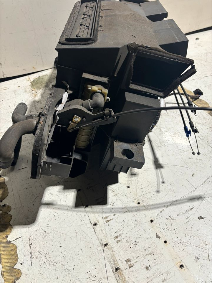 Mercedes Atego 1 Heizungskasten/Klimakasten A9738300161 - Heating/ Ventilation for Truck: picture 3 Mercedes Atego 1 Heizungskasten/Klimakasten A9738300161 - Heating/ Ventilation for Truck: picture 3