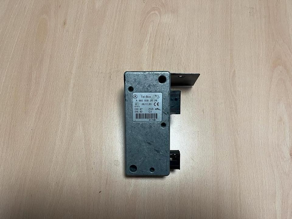 Mercedes Tel-Box Steuergerät Telefon A 002 820 26 26 - ECU for Truck: picture 1 Mercedes Tel-Box Steuergerät Telefon A 002 820 26 26 - ECU for Truck: picture 1