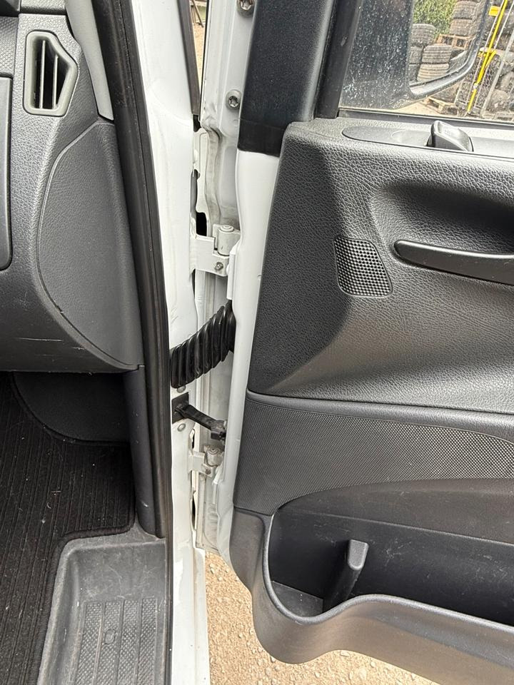 Mercedes VITO Beifahrertür Rechts komplett BJ 2012 - Door and parts for Commercial vehicle: picture 3 Mercedes VITO Beifahrertür Rechts komplett BJ 2012 - Door and parts for Commercial vehicle: picture 3