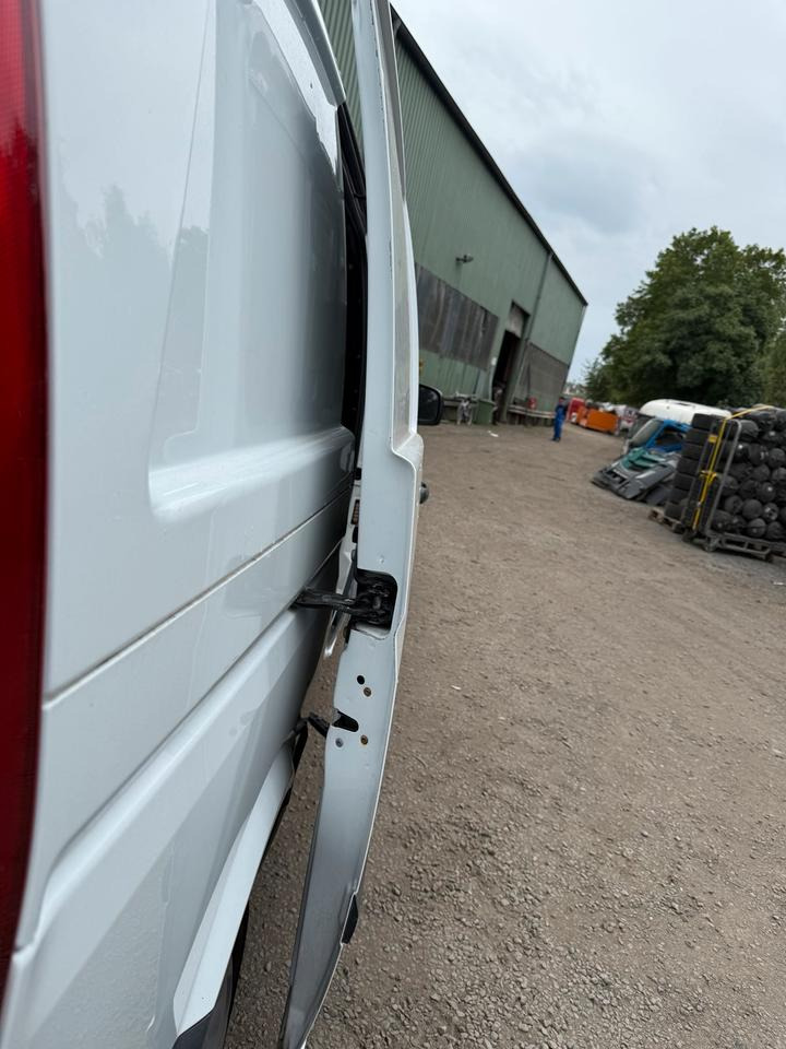 Mercedes VITO Seitentür Schiebetür BJ 2012 - Door and parts for Commercial vehicle: picture 5 Mercedes VITO Seitentür Schiebetür BJ 2012 - Door and parts for Commercial vehicle: picture 5