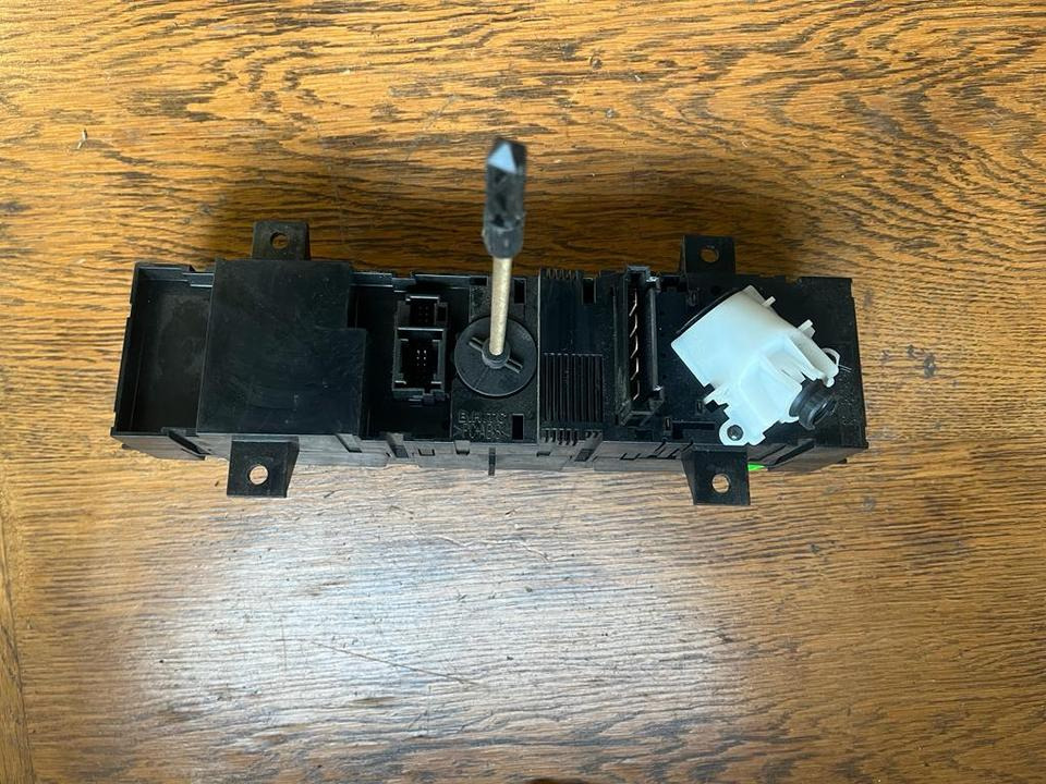 VW Crafter Klimabedienteil Klima Heizung 5HB009182 - Heating/ Ventilation for Truck: picture 4 VW Crafter Klimabedienteil Klima Heizung 5HB009182 - Heating/ Ventilation for Truck: picture 4