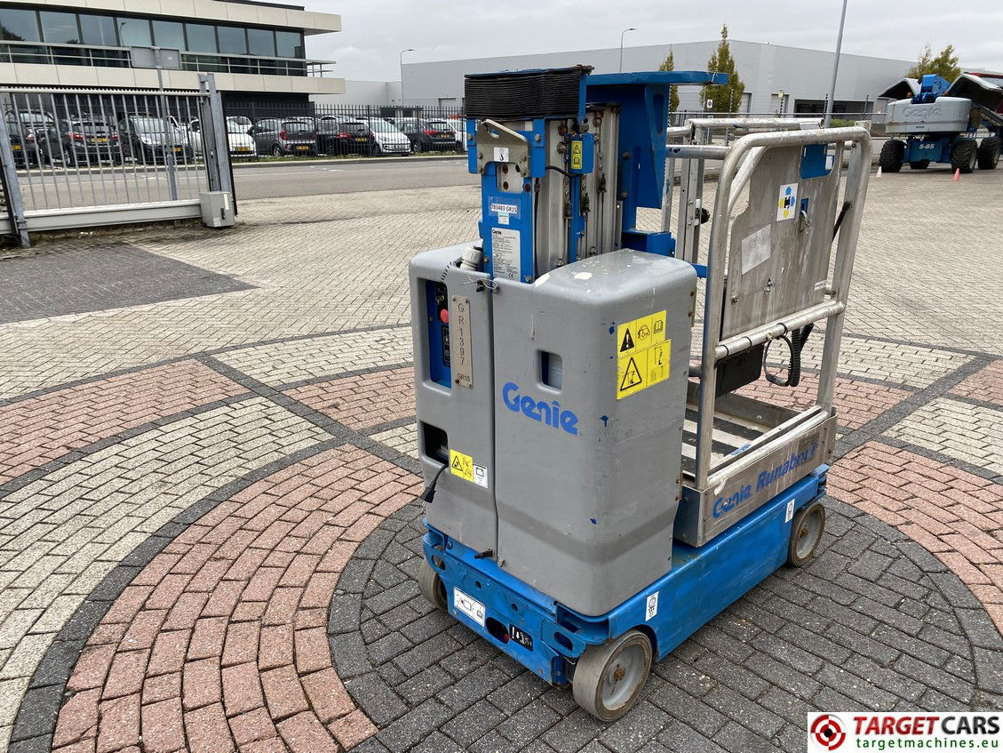 GENIE GR-15 RUNABOUT GR15 AERIAL WORK PLATFORM VERTICAL MAST WORKLIFT 2016 652CM GRP-44891 453H CE - Vertical mast lift: picture 3 GENIE GR-15 RUNABOUT GR15 AERIAL WORK PLATFORM VERTICAL MAST WORKLIFT 2016 652CM GRP-44891 453H CE - Vertical mast lift: picture 3
