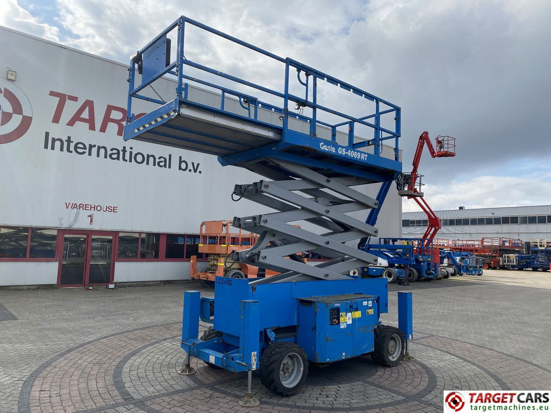 Scissor lift GENIE GS-4069RT LPG SCISSOR WORK LIFT GS4069 W/JACKLEGS 1412CM 11-11 1443HRS: picture 20