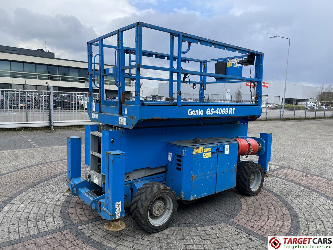 GENIE GS-4069RT LPG SCISSOR WORK LIFT GS4069 W/JACKLEGS 1412CM 11-11 1443HRS - Scissor lift: picture 3 GENIE GS-4069RT LPG SCISSOR WORK LIFT GS4069 W/JACKLEGS 1412CM 11-11 1443HRS - Scissor lift: picture 3