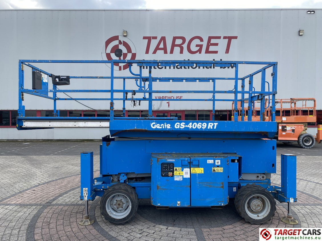 Scissor lift GENIE GS-4069RT LPG SCISSOR WORK LIFT GS4069 W/JACKLEGS 1412CM 11-11 1443HRS: picture 29