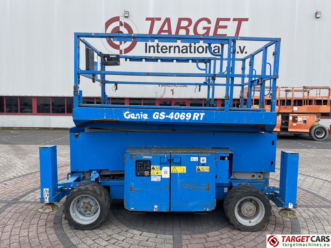 Scissor lift GENIE GS-4069RT LPG SCISSOR WORK LIFT GS4069 W/JACKLEGS 1412CM 11-11 1443HRS: picture 33