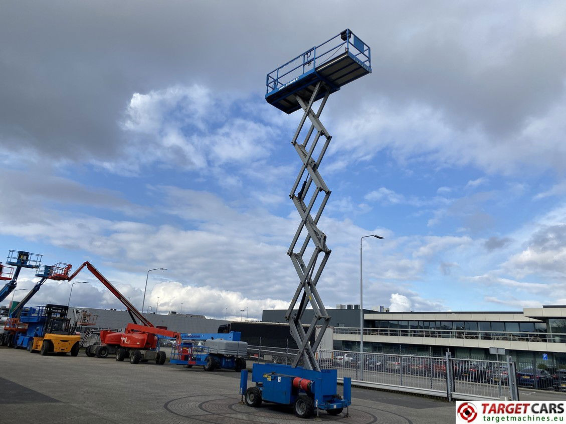 Scissor lift GENIE GS-4069RT LPG SCISSOR WORK LIFT GS4069 W/JACKLEGS 1412CM 11-11 1443HRS: picture 7