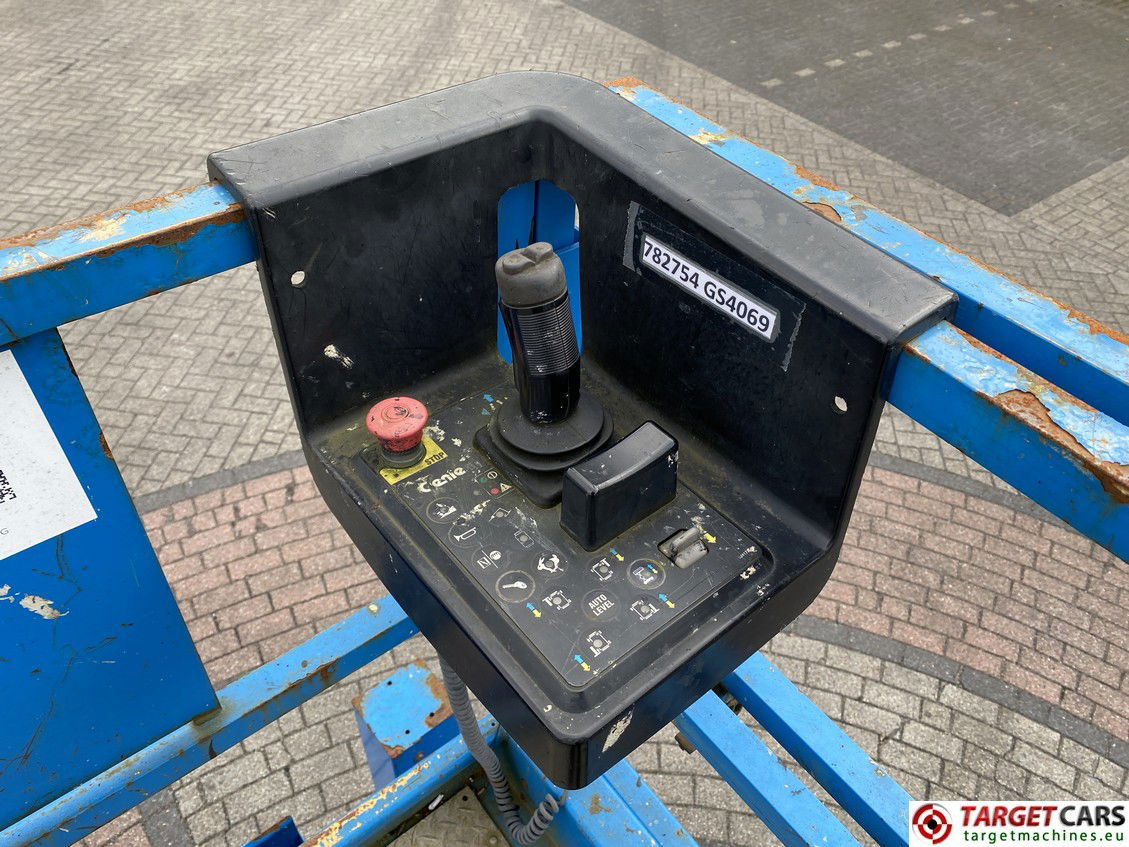 Scissor lift GENIE GS-4069RT LPG SCISSOR WORK LIFT GS4069 W/JACKLEGS 1412CM 11-11 1443HRS: picture 9