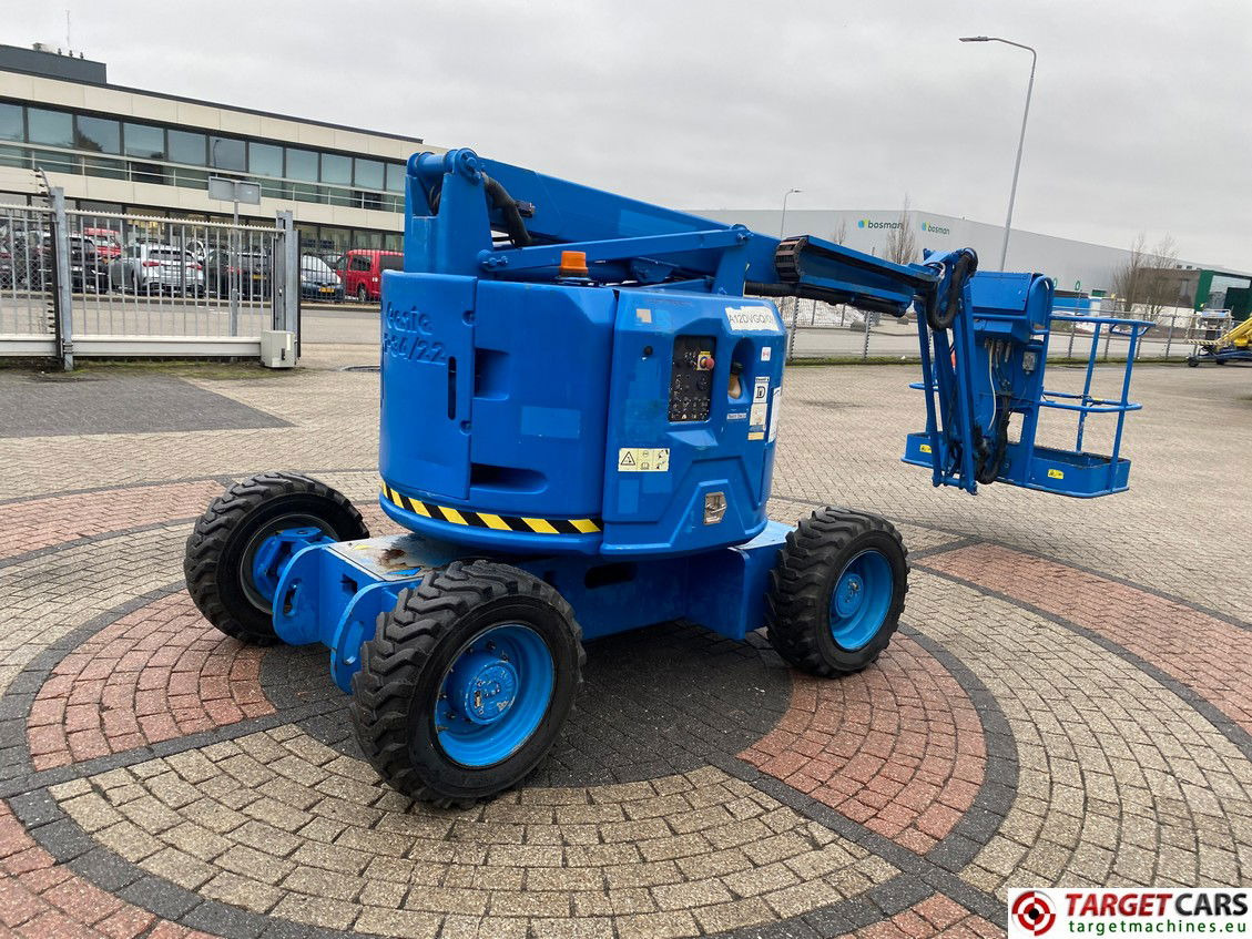 GENIE Z-34/22 4x4 Z34/22 DIESEL 4x4 BOOM WORK LIFT 1240CM 02-2015 3048HRS - Articulated boom: picture 3 GENIE Z-34/22 4x4 Z34/22 DIESEL 4x4 BOOM WORK LIFT 1240CM 02-2015 3048HRS - Articulated boom: picture 3