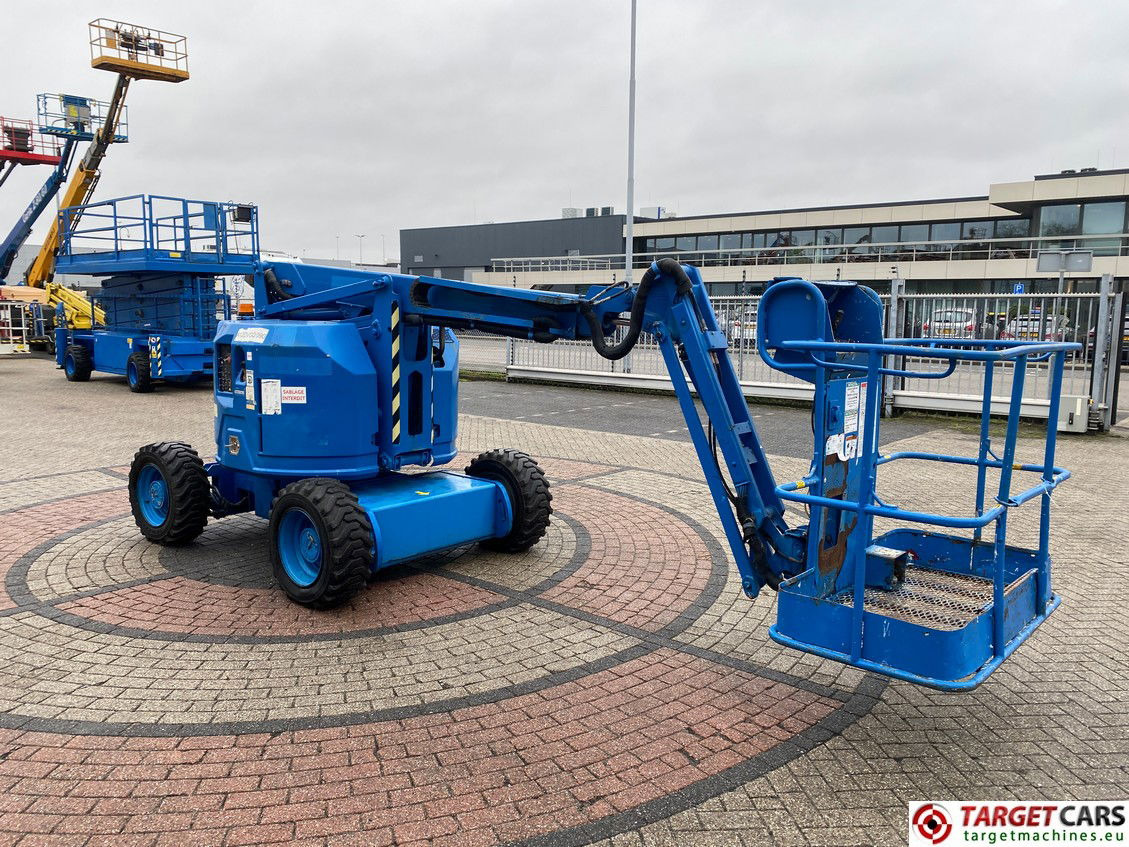 GENIE Z-34/22 4x4 Z34/22 DIESEL 4x4 BOOM WORK LIFT 1240CM 02-2015 3048HRS - Articulated boom: picture 2 GENIE Z-34/22 4x4 Z34/22 DIESEL 4x4 BOOM WORK LIFT 1240CM 02-2015 3048HRS - Articulated boom: picture 2