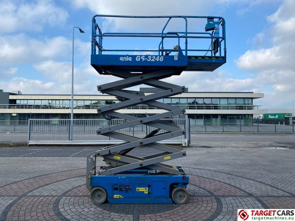 Genie GS-3246 Electric Scissor Work Lift 1175cm - Scissor lift: picture 5 Genie GS-3246 Electric Scissor Work Lift 1175cm - Scissor lift: picture 5