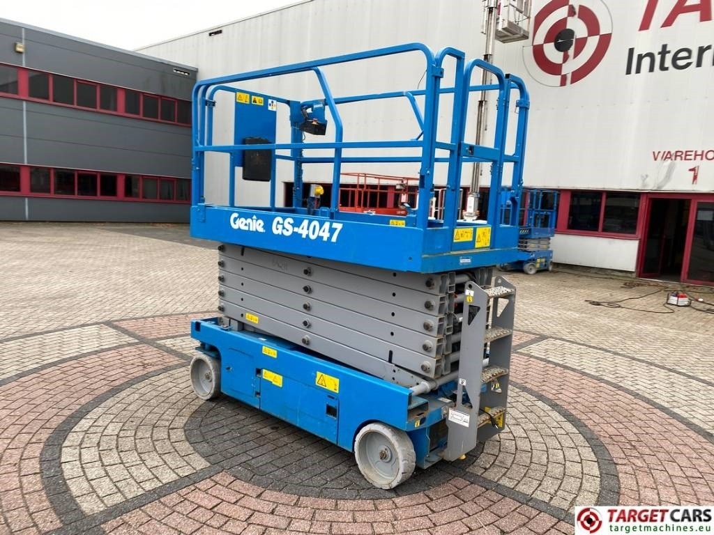 Genie GS-4047 Electric GS4047 Scissor Work Lift 1389cm - Scissor lift: picture 4 Genie GS-4047 Electric GS4047 Scissor Work Lift 1389cm - Scissor lift: picture 4