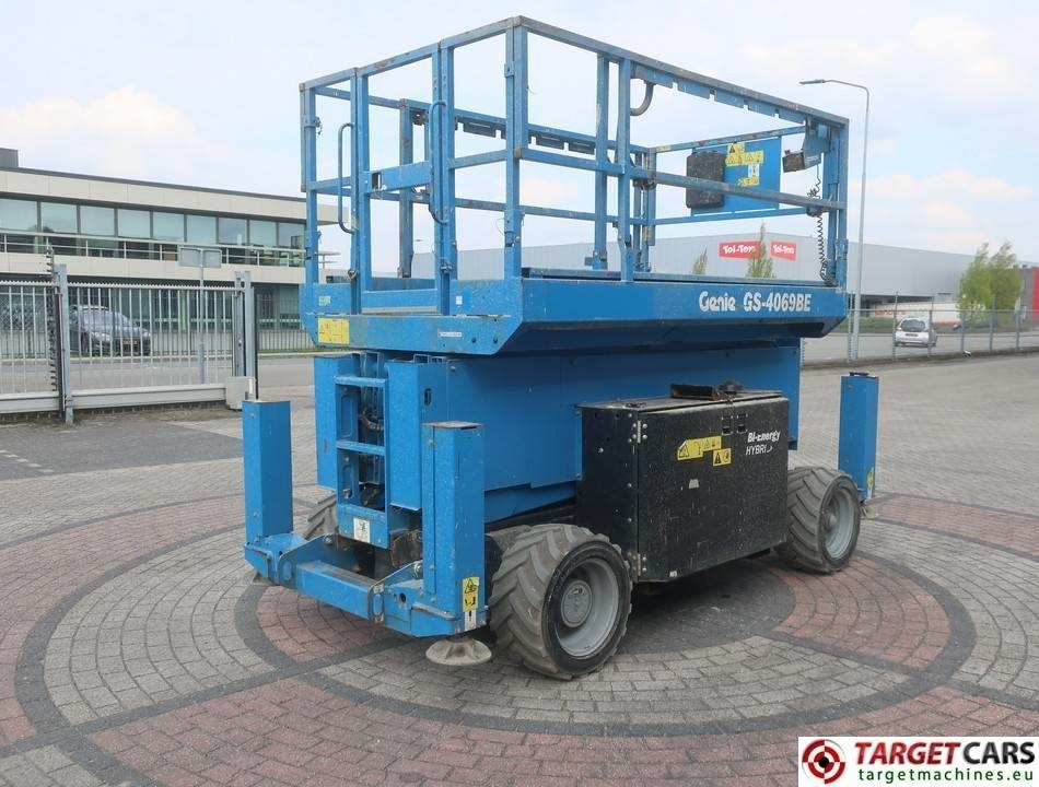 Genie GS-4069BE Hybrid 4069 Scissor Work Lift 1412cm - Scissor lift: picture 3 Genie GS-4069BE Hybrid 4069 Scissor Work Lift 1412cm - Scissor lift: picture 3