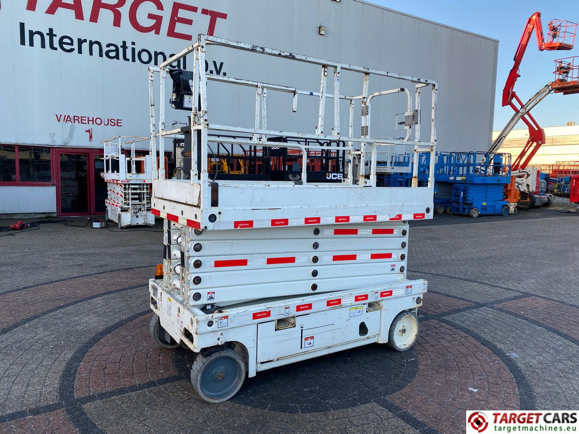 HAULOTTE COMPACT 14 ELECTRIC SCISSOR WORKLIFT 1385CM 2015 CE807405 - Scissor lift: picture 1 HAULOTTE COMPACT 14 ELECTRIC SCISSOR WORKLIFT 1385CM 2015 CE807405 - Scissor lift: picture 1