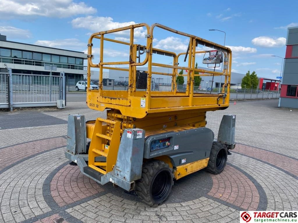 Haulotte Compact 12DX Diesel 4x4 Scissor Work Lift 1206cm - Scissor lift: picture 3 Haulotte Compact 12DX Diesel 4x4 Scissor Work Lift 1206cm - Scissor lift: picture 3