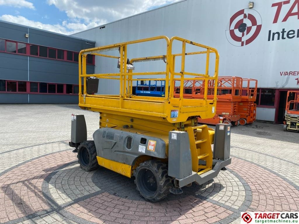 Haulotte Compact 12DX Diesel 4x4 Scissor Work Lift 1206cm - Scissor lift: picture 4 Haulotte Compact 12DX Diesel 4x4 Scissor Work Lift 1206cm - Scissor lift: picture 4