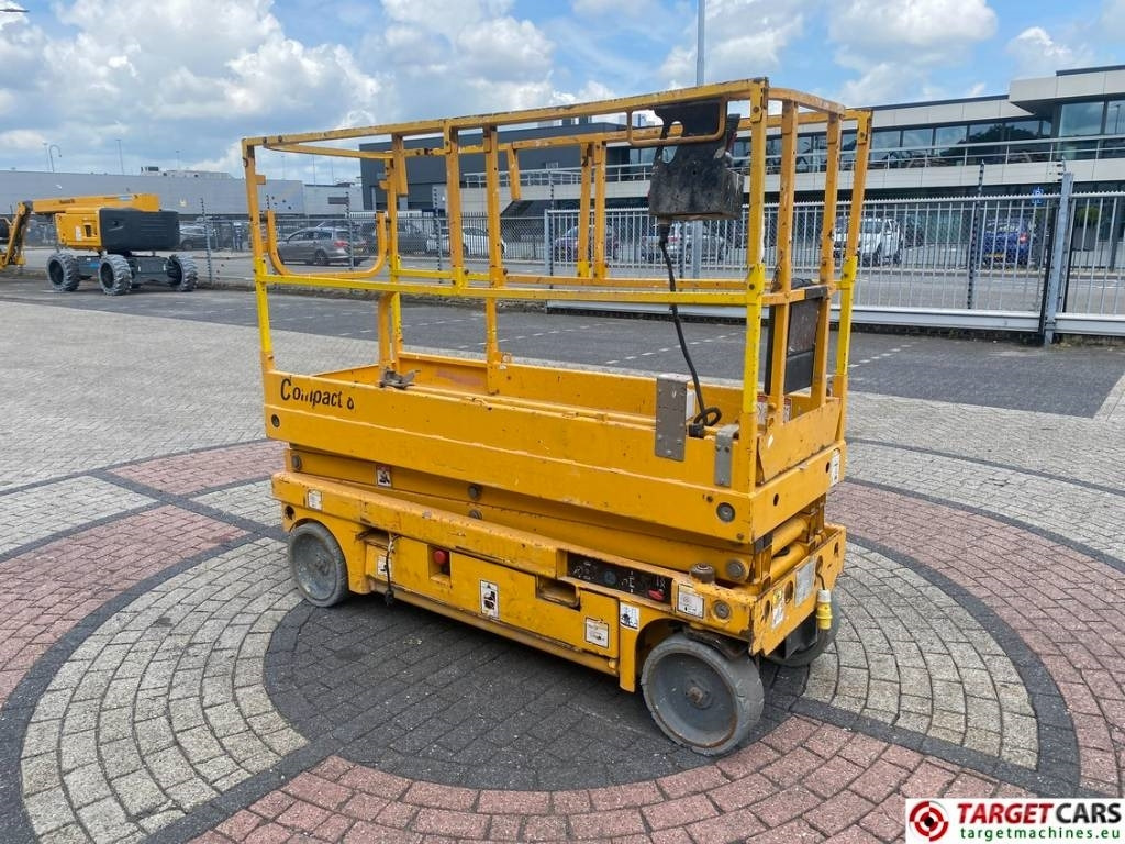 Haulotte Compact 8 Electric Scissor Work Lift 818cm - Scissor lift: picture 2 Haulotte Compact 8 Electric Scissor Work Lift 818cm - Scissor lift: picture 2