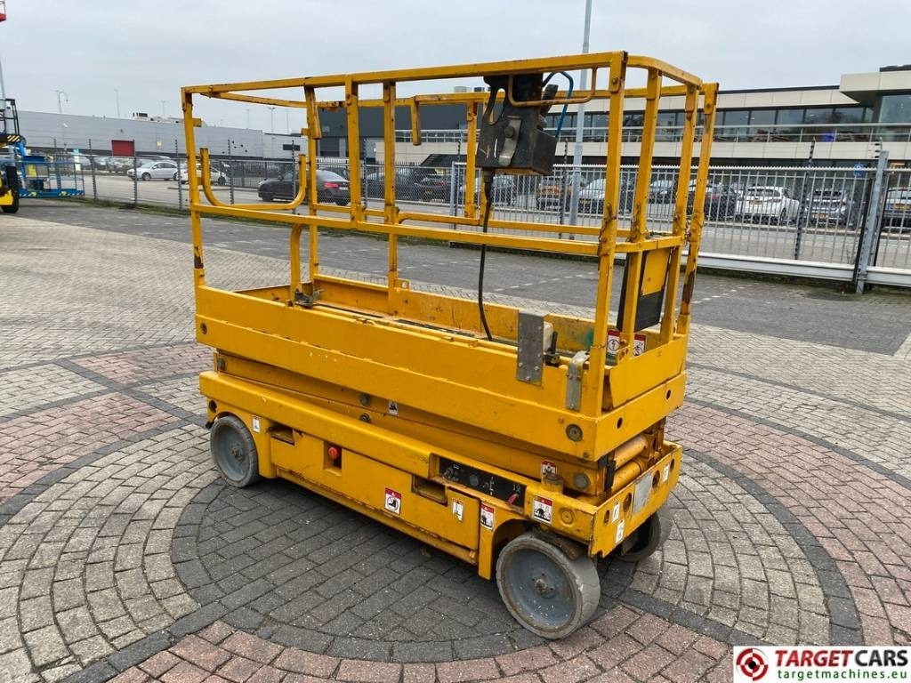 Haulotte Compact 8 Electric Scissor Work Lift 818cm - Scissor lift: picture 2 Haulotte Compact 8 Electric Scissor Work Lift 818cm - Scissor lift: picture 2