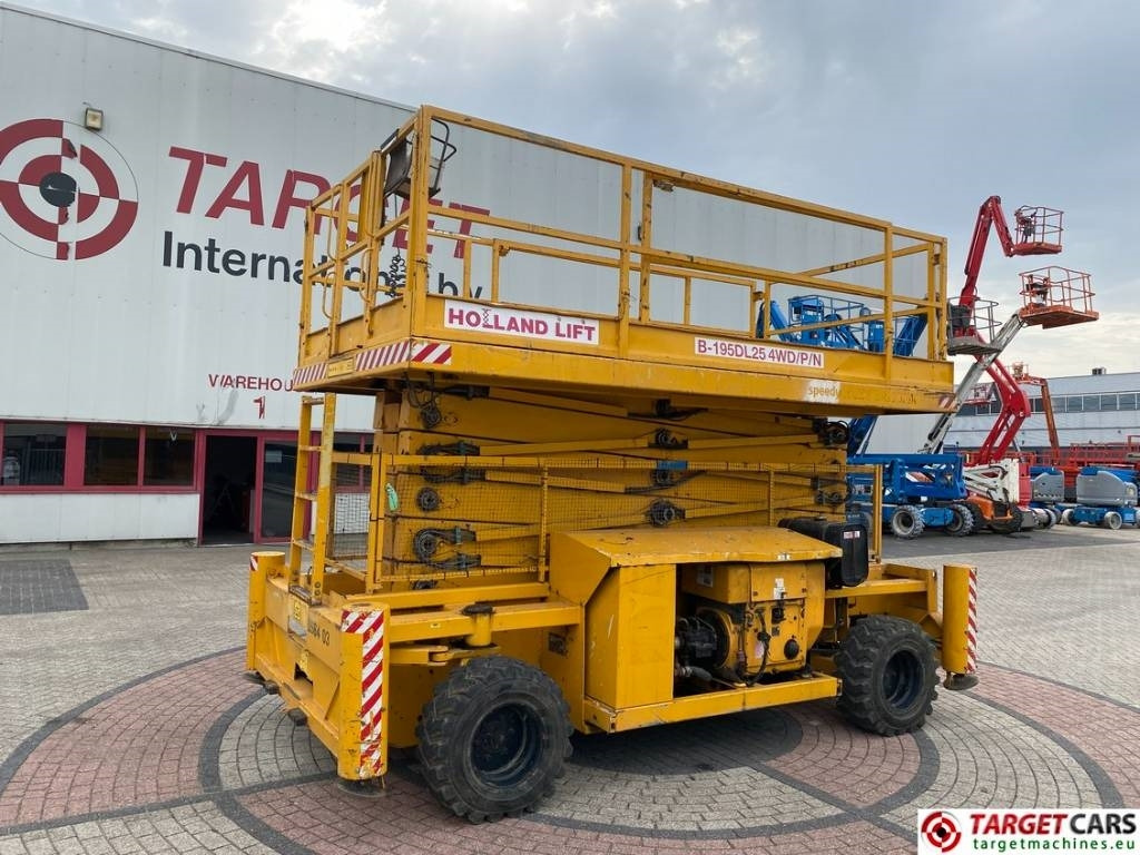 Holland Lift B195DL-25 4WD Diesel 4x4 Scissor Work Lift 2150cm - Scissor lift: picture 1 Holland Lift B195DL-25 4WD Diesel 4x4 Scissor Work Lift 2150cm - Scissor lift: picture 1