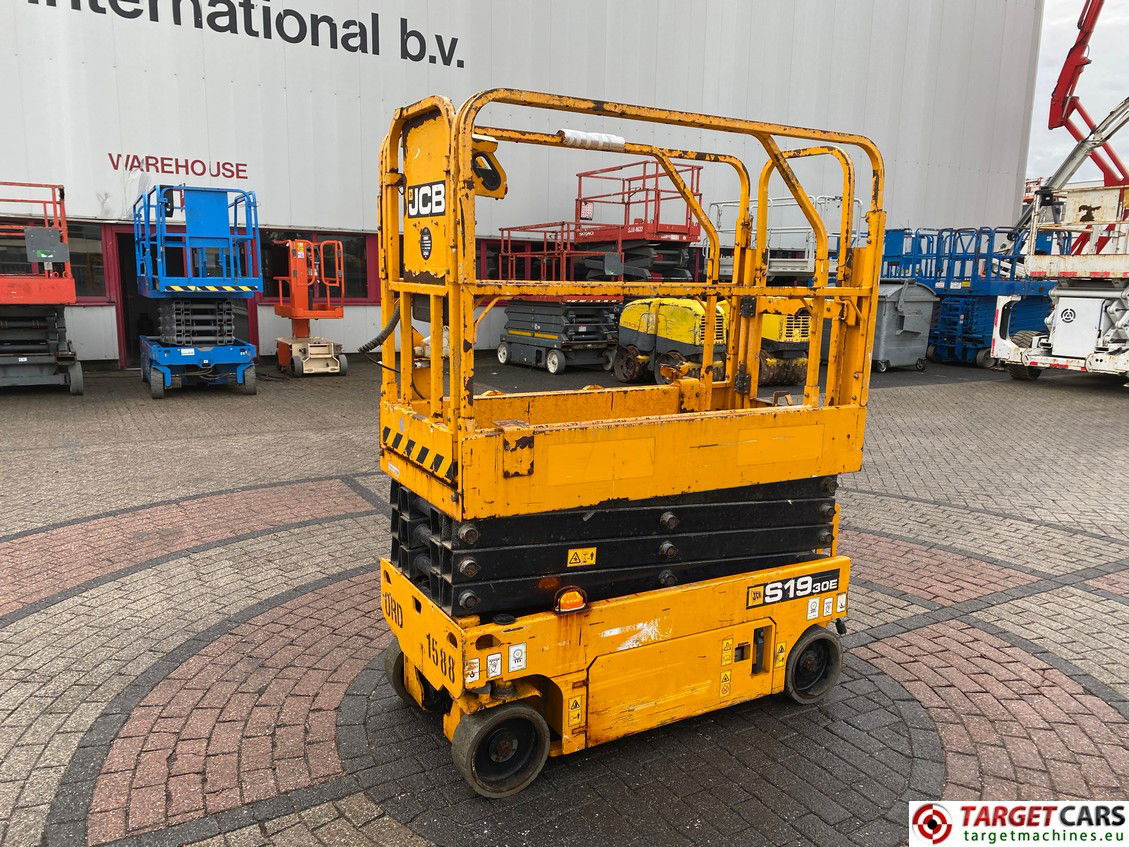 JCB S1930E ELECTRIC SCISSOR WORK LIFT 780CM 2017 188HRS 2532621 - Scissor lift: picture 1 JCB S1930E ELECTRIC SCISSOR WORK LIFT 780CM 2017 188HRS 2532621 - Scissor lift: picture 1