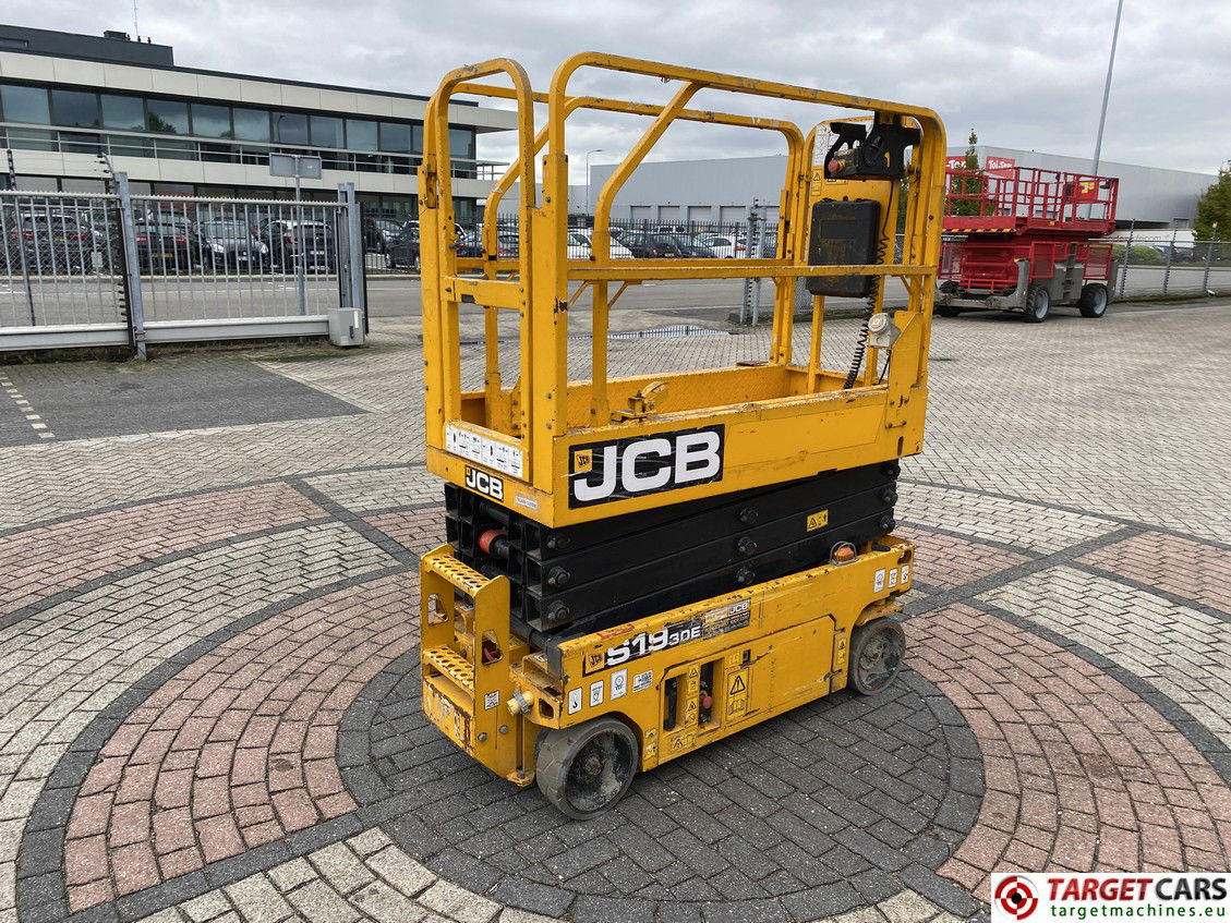 JCB S1930E ELECTRIC SCISSOR WORK LIFT 780CM 2019 130HRS 2536813 - Scissor lift: picture 3 JCB S1930E ELECTRIC SCISSOR WORK LIFT 780CM 2019 130HRS 2536813 - Scissor lift: picture 3