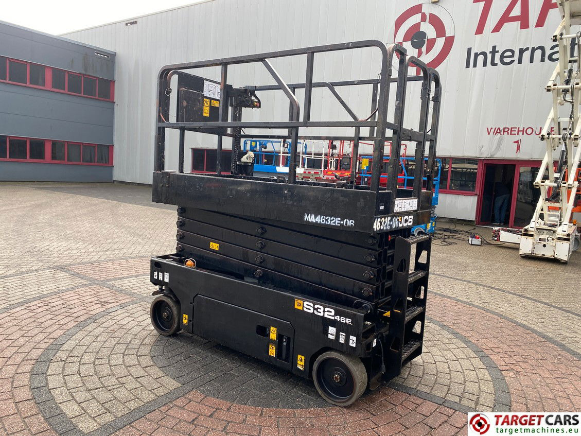 JCB S3246E ELECTRIC SCISSOR WORK LIFT 1200CM 2018 230HRS 2535236 - Scissor lift: picture 4 JCB S3246E ELECTRIC SCISSOR WORK LIFT 1200CM 2018 230HRS 2535236 - Scissor lift: picture 4