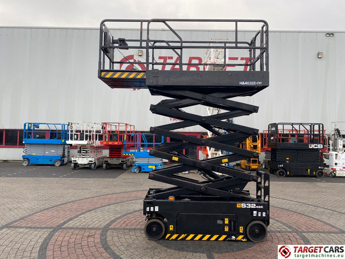 JCB S3246E ELECTRIC SCISSOR WORK LIFT 1200CM 2018 230HRS 2535236 - Scissor lift: picture 5 JCB S3246E ELECTRIC SCISSOR WORK LIFT 1200CM 2018 230HRS 2535236 - Scissor lift: picture 5