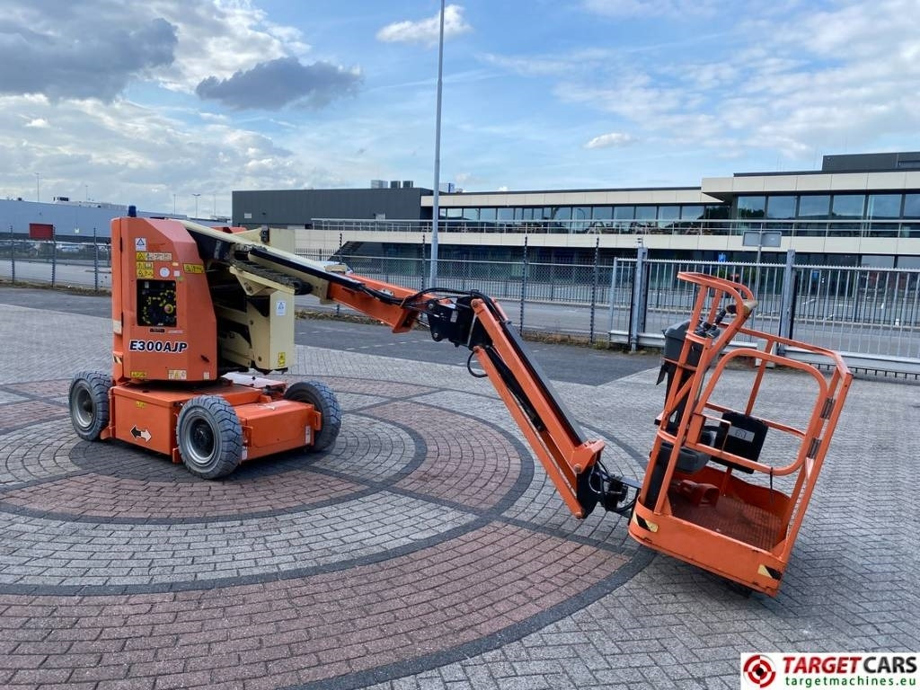 JLG E300AJP Jib Plus Articulated Boom Lift 11M DEFECT - Articulated boom: picture 2 JLG E300AJP Jib Plus Articulated Boom Lift 11M DEFECT - Articulated boom: picture 2