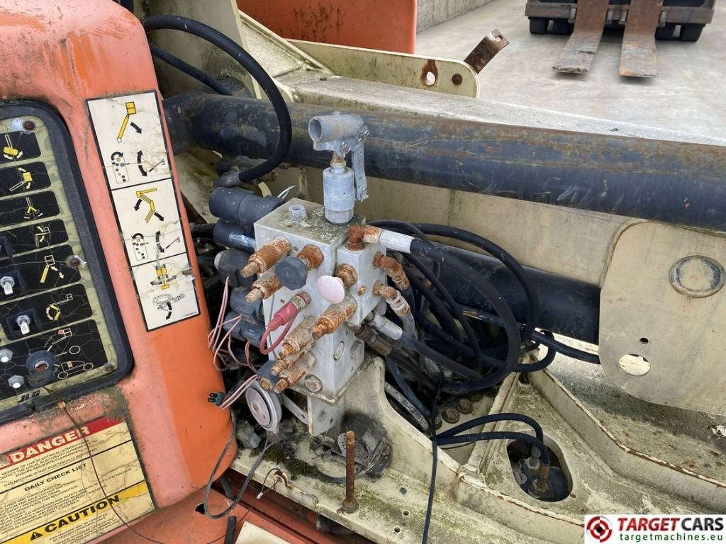 Articulated boom JLG E400AJPN Electric Articulated Boom Lift DEFECT: picture 17 Articulated boom JLG E400AJPN Electric Articulated Boom Lift DEFECT: picture 17