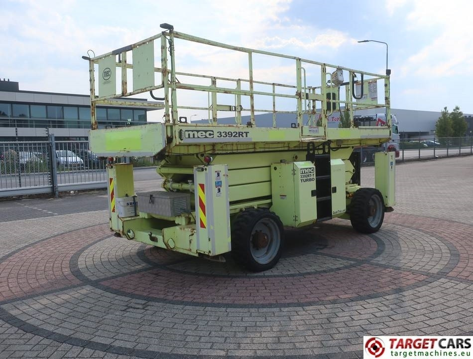 MEC 3392RT-T Diesel 4x4 Scissor Work Lift 1200cm - Scissor lift: picture 3 MEC 3392RT-T Diesel 4x4 Scissor Work Lift 1200cm - Scissor lift: picture 3