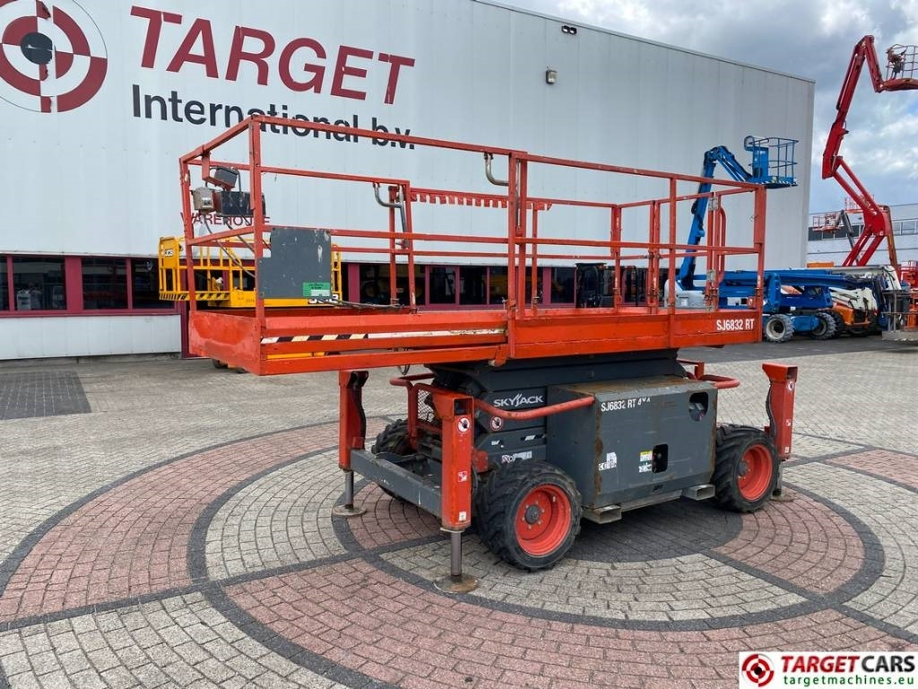 SkyJack SJ6832 RT 6832 Diesel 4x4 Scissor Work Lift 1180cm  leasing SkyJack SJ6832 RT 6832 Diesel 4x4 Scissor Work Lift 1180cm: picture 30