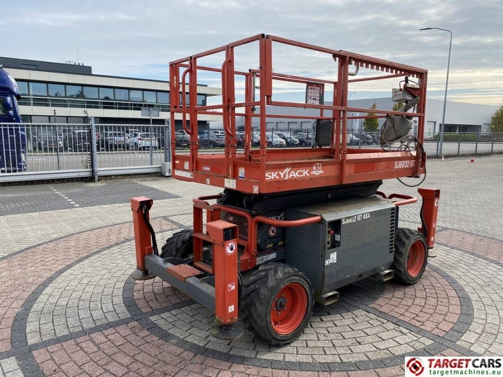 SkyJack SJ6832RT Diesel Scissor Work Lift 1180cm - Scissor lift: picture 3 SkyJack SJ6832RT Diesel Scissor Work Lift 1180cm - Scissor lift: picture 3