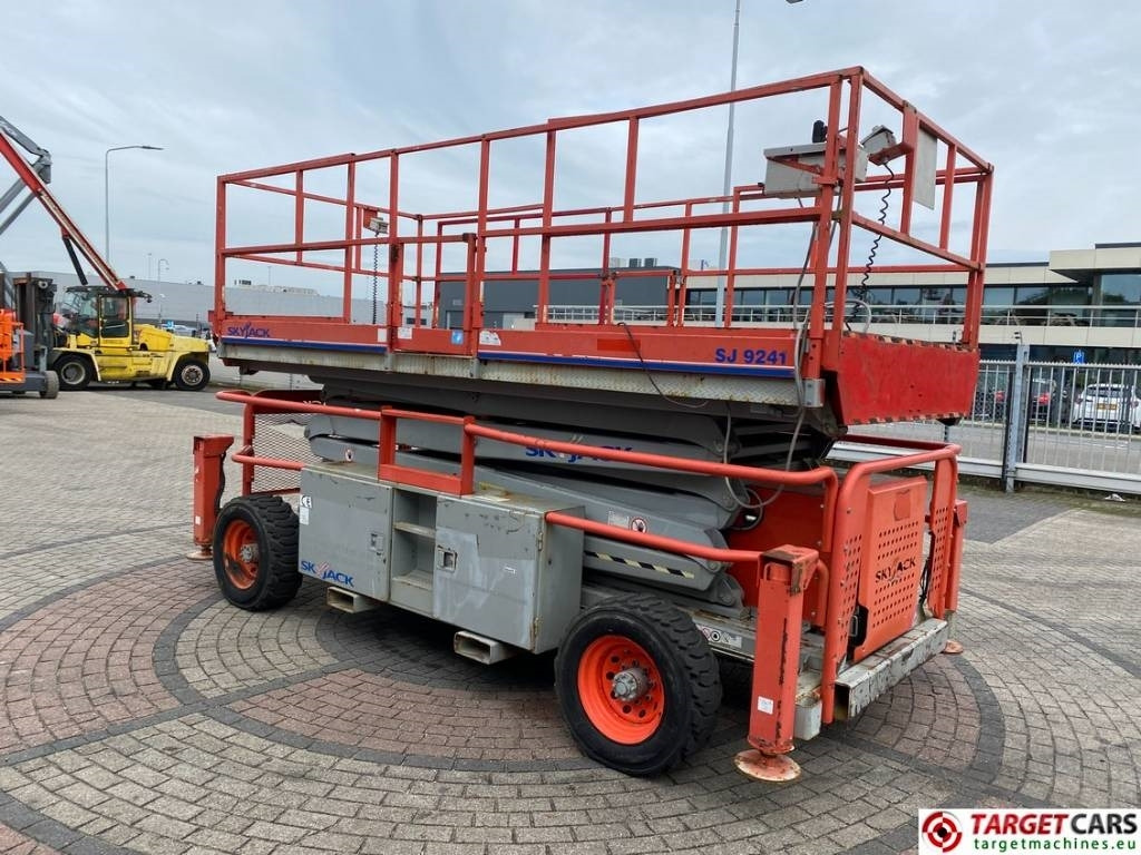 SkyJack SJ9241 RT Diesel 4x4 Scissor Work Lift 1450cm - Scissor lift: picture 2 SkyJack SJ9241 RT Diesel 4x4 Scissor Work Lift 1450cm - Scissor lift: picture 2