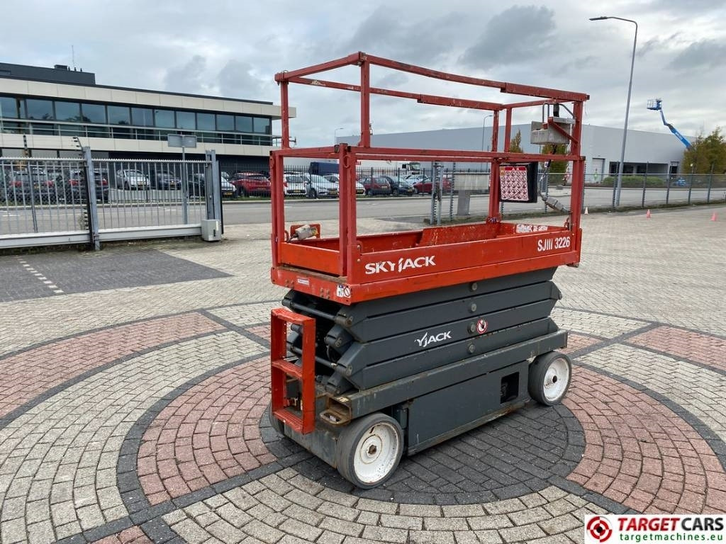 SkyJack SJIII-3226 Electric 3226 Scissor Work Lift 990cm - Scissor lift: picture 3 SkyJack SJIII-3226 Electric 3226 Scissor Work Lift 990cm - Scissor lift: picture 3