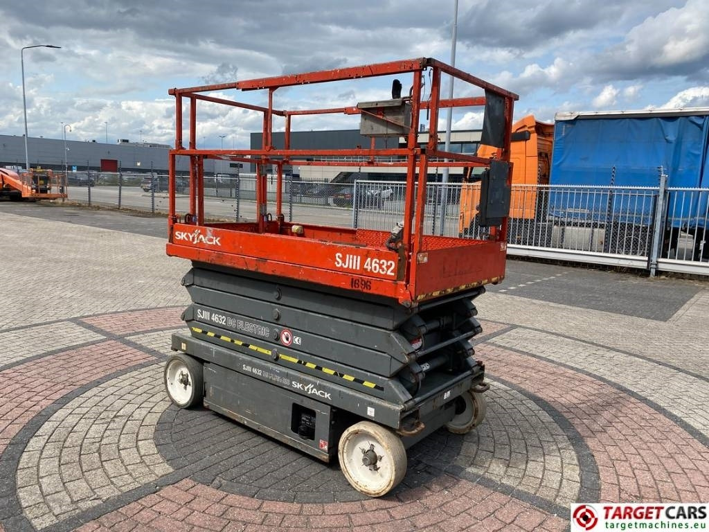 SkyJack SJIII-4632 Electric 4632 Scissor Work Lift 1170cm - Scissor lift: picture 2 SkyJack SJIII-4632 Electric 4632 Scissor Work Lift 1170cm - Scissor lift: picture 2