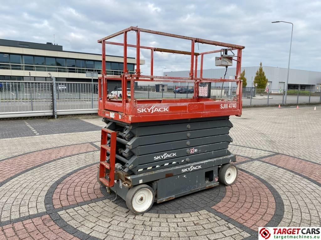 SkyJack SJIII-4740 Electric 4740 Scissor Work Lift 1380cm - Scissor lift: picture 3 SkyJack SJIII-4740 Electric 4740 Scissor Work Lift 1380cm - Scissor lift: picture 3