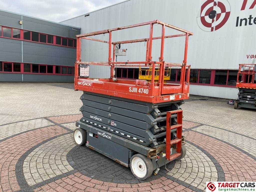 SkyJack SJIII-4740 Electric 4740 Scissor Work Lift 1380cm - Scissor lift: picture 4 SkyJack SJIII-4740 Electric 4740 Scissor Work Lift 1380cm - Scissor lift: picture 4