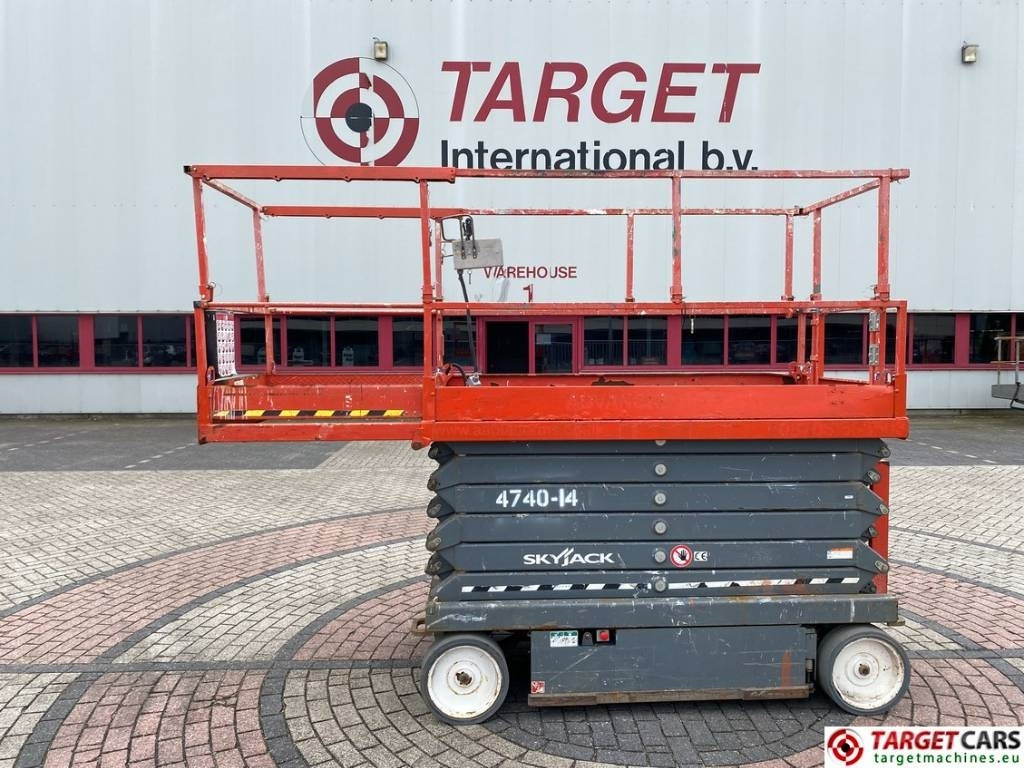 SkyJack SJIII-4740 Electric Scissor Work Lift 1380cm - Scissor lift: picture 5 SkyJack SJIII-4740 Electric Scissor Work Lift 1380cm - Scissor lift: picture 5