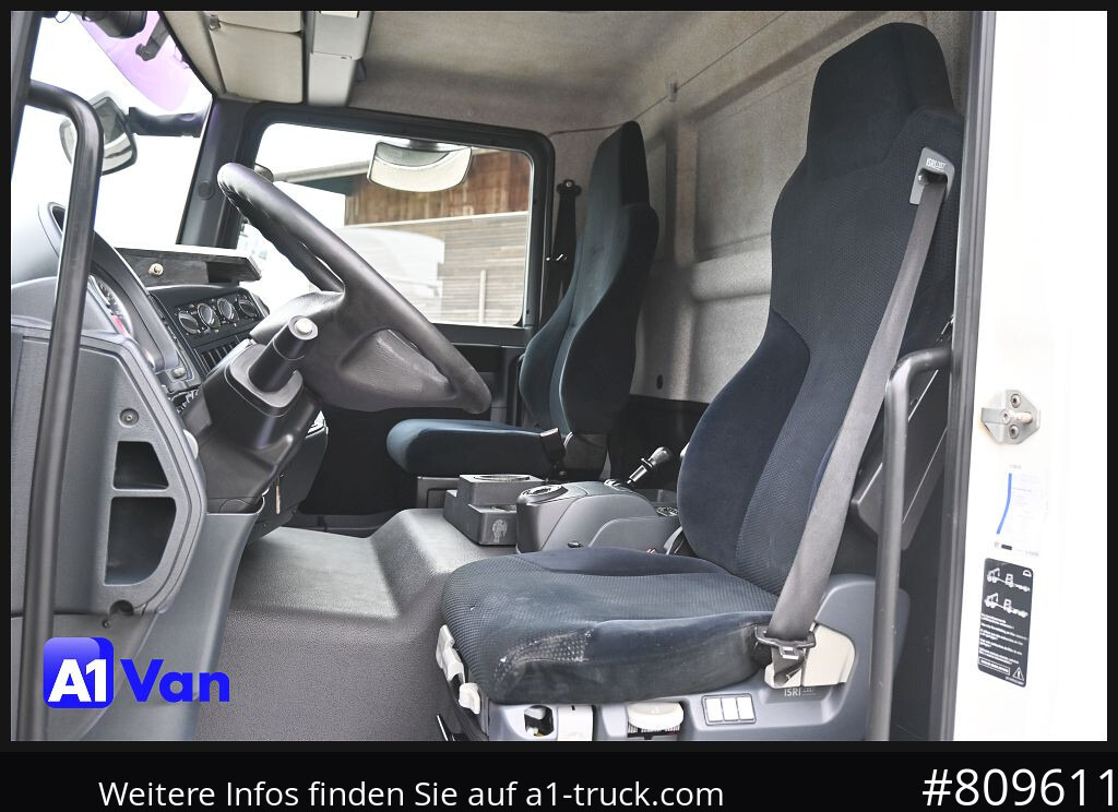 MAN TGL 8.220 Pritsche Plane, Klima, Schiebeplane, Automatik - Curtain side truck: picture 3 MAN TGL 8.220 Pritsche Plane, Klima, Schiebeplane, Automatik - Curtain side truck: picture 3