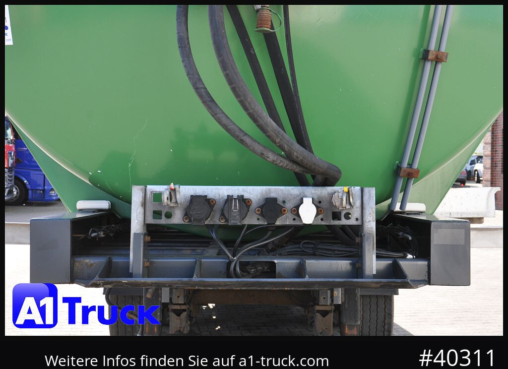 SCHWARTE JANSKY Kumm TA 30/3, 30m³, Gülle, Gärreste, Lenkachse - Tanker semi-trailer: picture 4 SCHWARTE JANSKY Kumm TA 30/3, 30m³, Gülle, Gärreste, Lenkachse - Tanker semi-trailer: picture 4