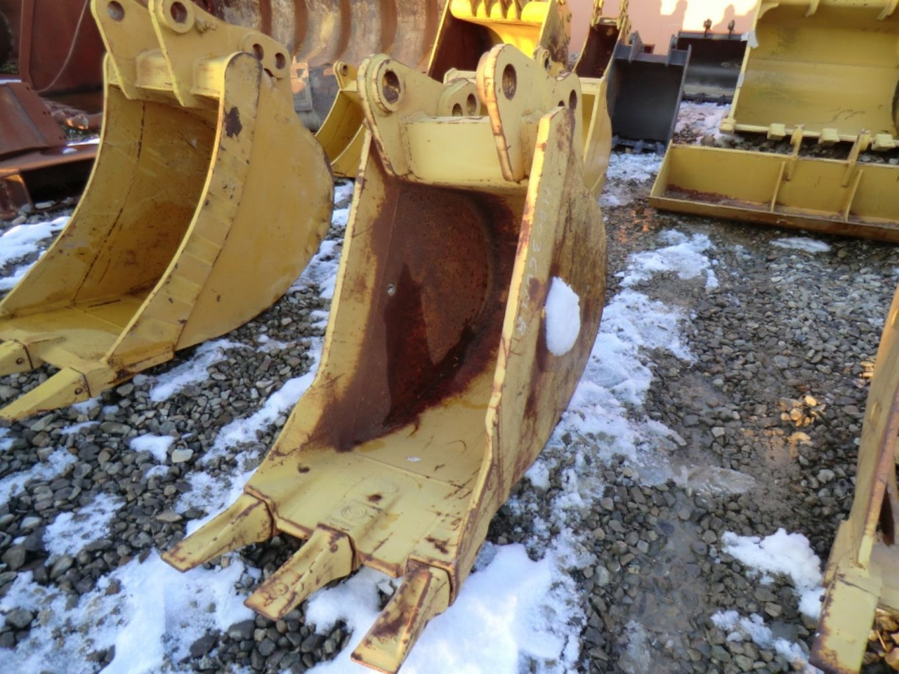 Mantovani Benne L 221 GP Benna con denti, larghezza mm 600. - Excavator bucket: picture 4 Mantovani Benne L 221 GP Benna con denti, larghezza mm 600. - Excavator bucket: picture 4