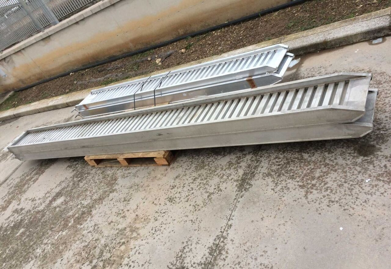 New Loading ramp New COUPLE OF RAMPS MM 100 X 3000 X 360: picture 1