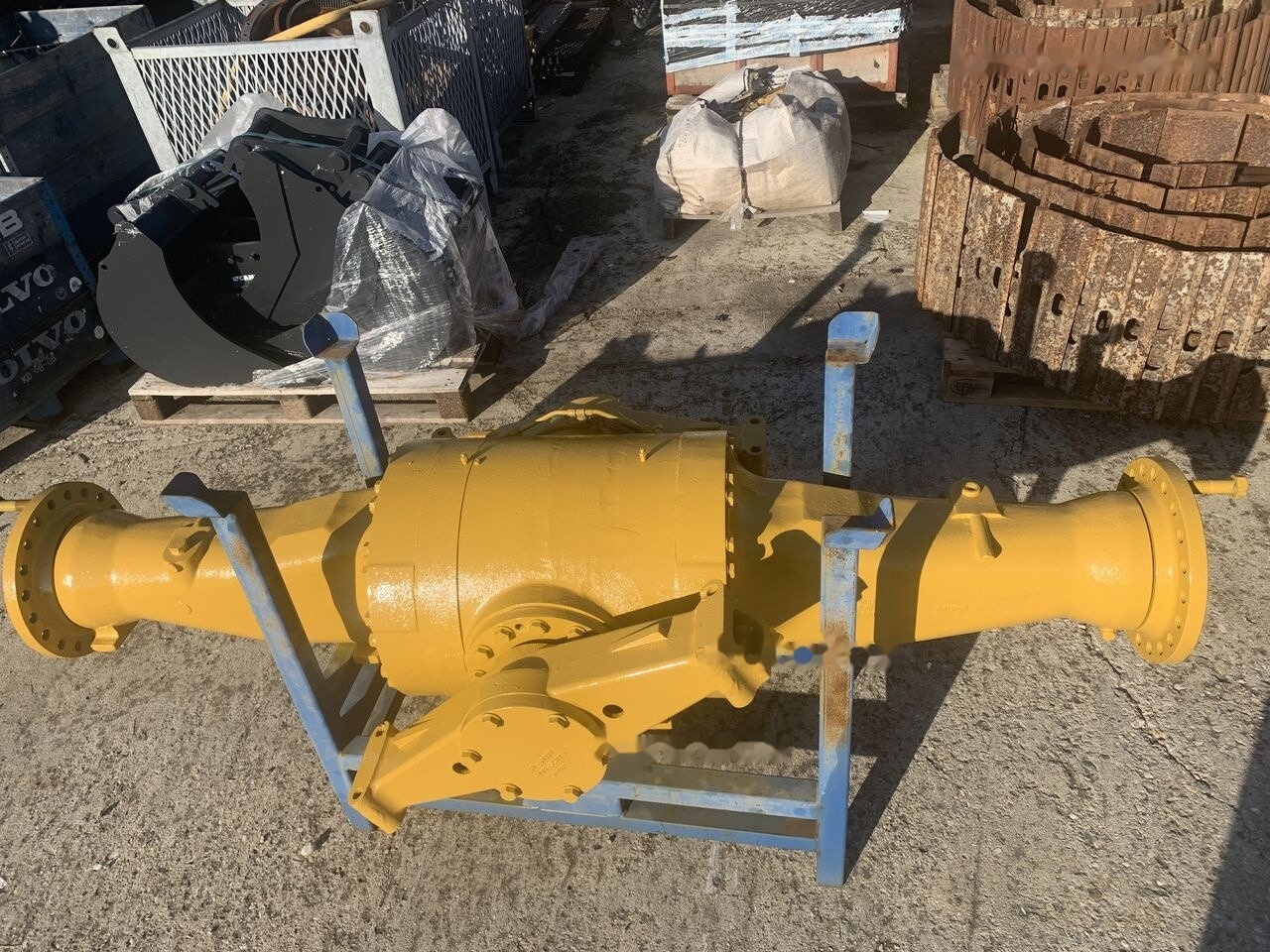 Rear oscillating axle with standard differential 1120723 Caterpillar 950G II AY - Rear axle for Wheel loader: picture 1 Rear oscillating axle with standard differential 1120723 Caterpillar 950G II AY - Rear axle for Wheel loader: picture 1