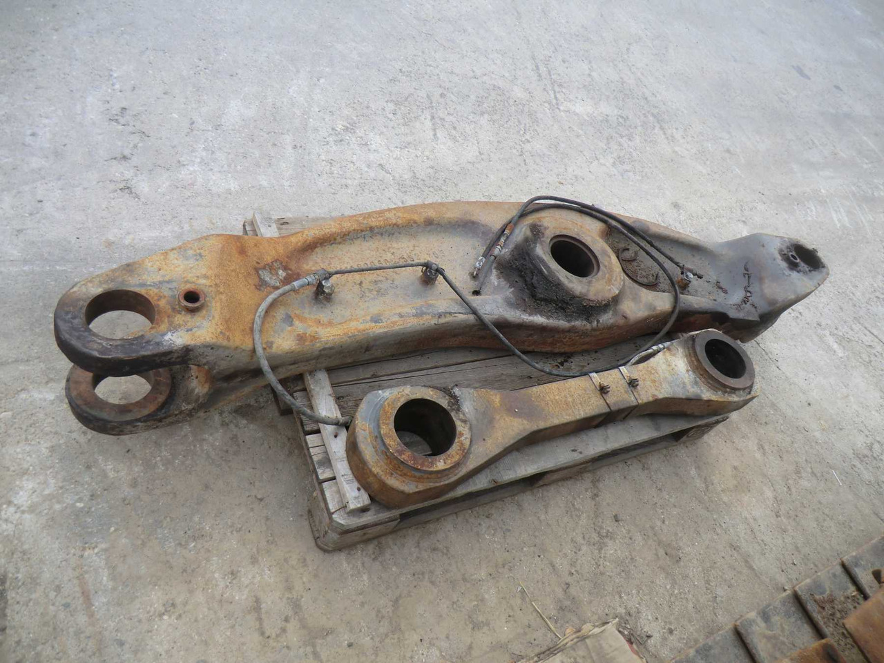 VOLVO L330E BIELLA - Body and exterior for Construction machinery: picture 3 VOLVO L330E BIELLA - Body and exterior for Construction machinery: picture 3