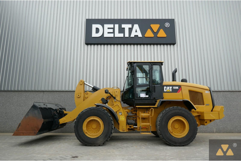 Wheel loader Caterpillar 938K: picture 1