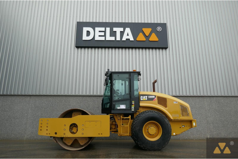 Roller Caterpillar CS68B: picture 1