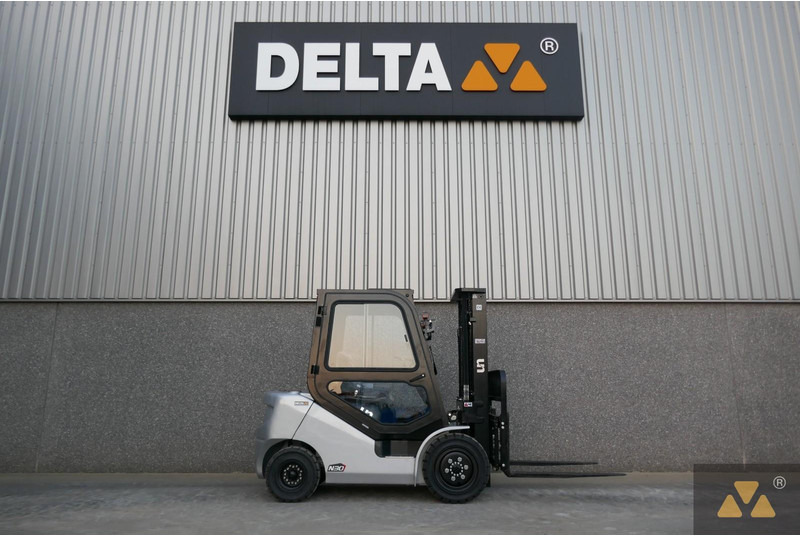 Un FD30T-NJB1 - Construction machinery: picture 2 Un FD30T-NJB1 - Construction machinery: picture 2