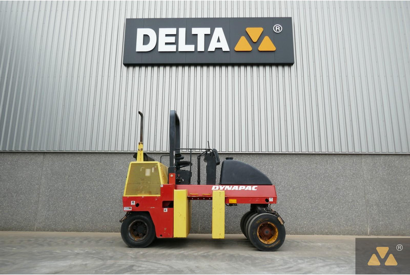 Dynapac CP142 - Pneumatic roller: picture 2 Dynapac CP142 - Pneumatic roller: picture 2